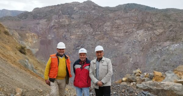 Académicos UVM visitaron operaciones mineras en Lo Aguirre