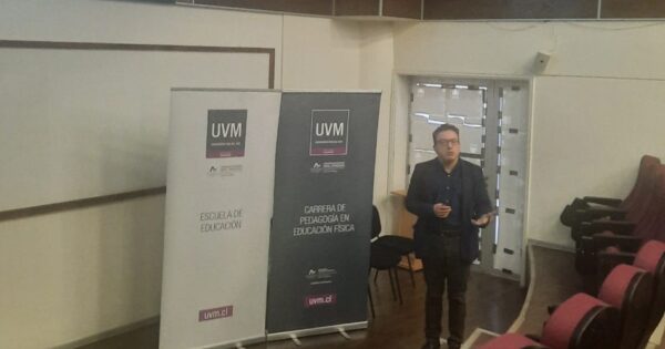 Carrera de Pedagogía en Educación Física UVM organizó seminario sobre la investigación en la profesión