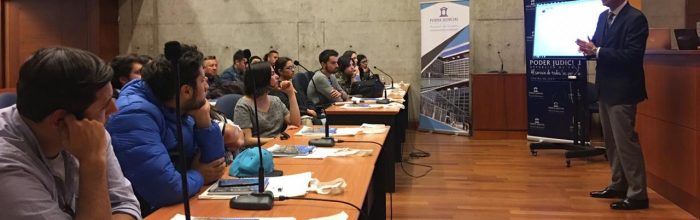 Estudiantes de Periodismo visitan El Mercurio de Santiago y Poder Judicial