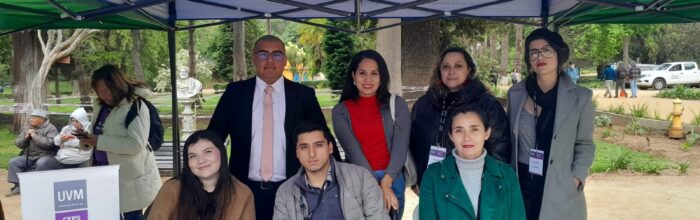 Estudiantes de la Escuela de Ciencias Jurídicas y Sociales UVM participaron en feria de personas mayores