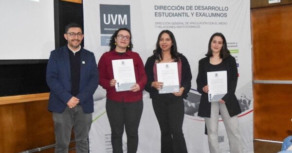 Se tituló la 3ra generación del Diplomado en Liderazgo y Desarrollo Estudiantil UVM