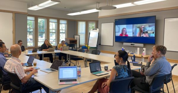 Investigadora del CRIIS y académica de Psicología se reunieron con profesionales de Universidad de Stanford