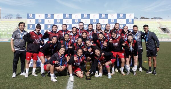 Deporte femenino UVM brilla en competencias de Fenaude: triunfos en básquetbol, futsal, fútbol y balonmano