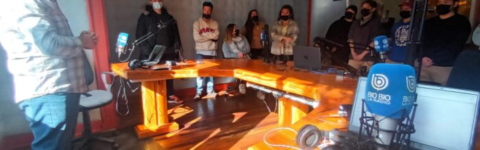 Estudiantes de Periodismo UVM visitan radios Bío Bío y Punto 7 de Valparaíso