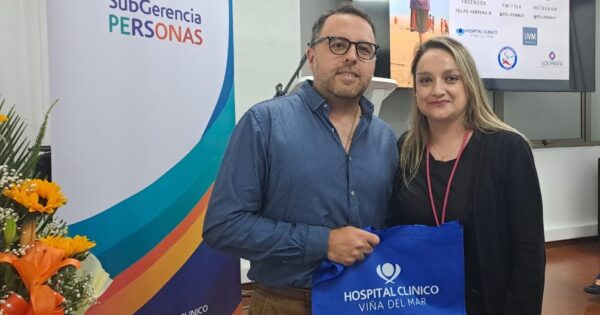 Académico UVM expuso en aniversario del Hospital Clínico Viña del Mar