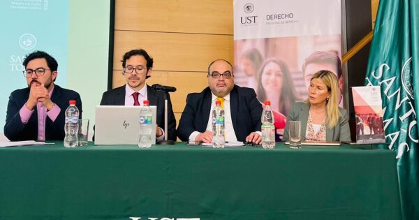 Académicos de Derecho UVM expusieron en seminario organizado por Universidad Santo Tomás