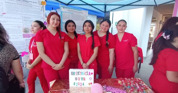 Carrera de Obstetricia UVM realizó Exposición Científica de Primer Año