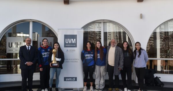 Pentacampeonas de Básquetbol Sportiva Italiana-UVM se reunieron con el rector