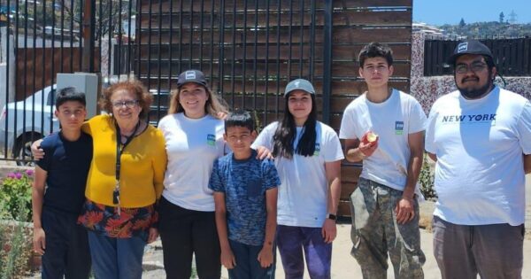 Voluntariado UVM se suma a apoyos de proyecto Senama-UVM en ayuda de familia afectada por incendios