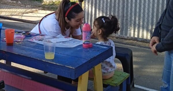 Voluntarios UVM se sumaron a celebración de Navidad en Glorias Navales